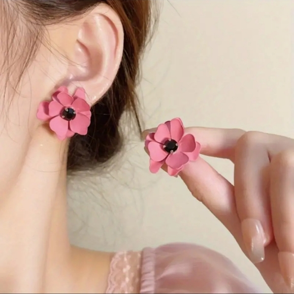 Pretty Flower Shaped Stud Earrings Alloy Jewelry Mini Zircon Inlaid Vintage Pink - Picture 7 of 7
